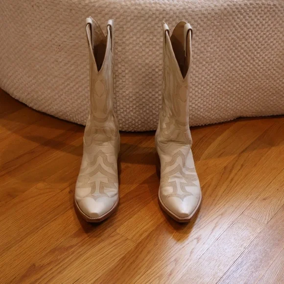 Lucchese Cream Heeled Western Boots - Picture 3 of 9